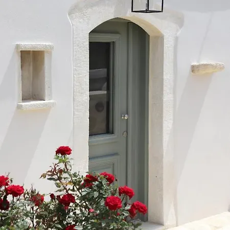 Amvikas Suites-sitia, By Comfortbnb *