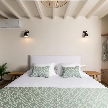 Amvikas Suites-sitia, By Comfortbnb Apartment