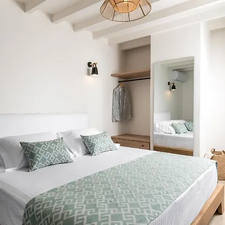 Amvikas Suites-sitia, By Comfortbnb *