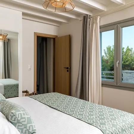 Amvikas Suites-sitia, By Comfortbnb *