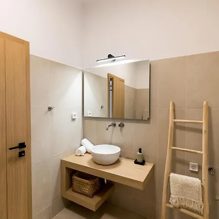 Amvikas Suites-sitia, By Comfortbnb Sitia (Crete)